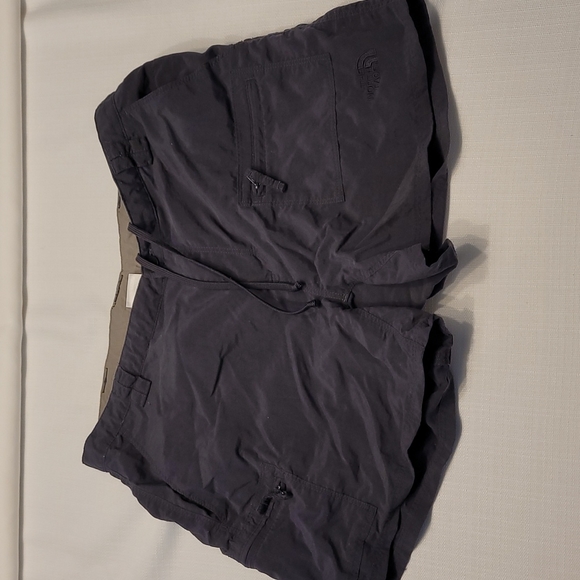 The North Face nylon women's shorts - Picture 1 of 4
